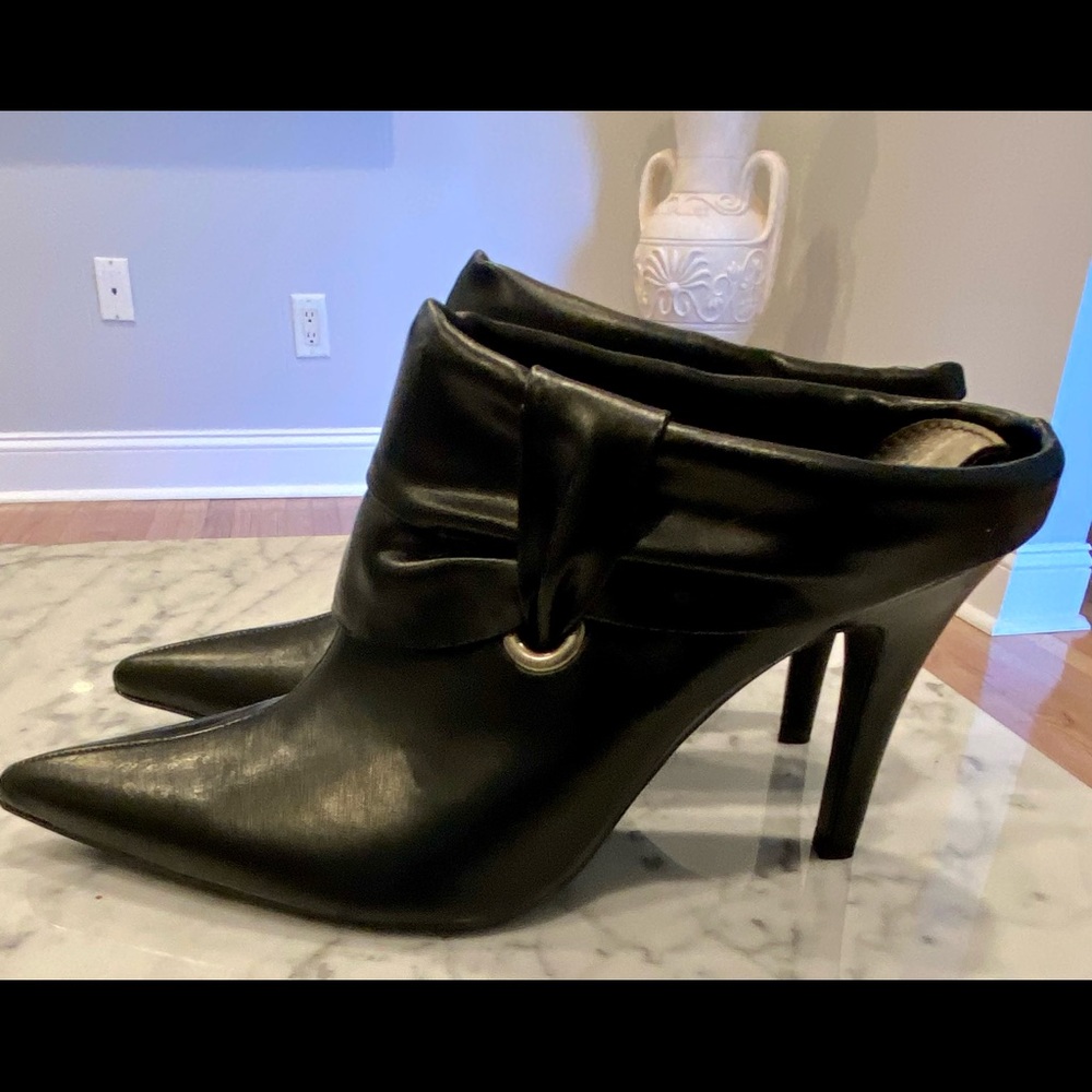 Kenneth Cole unlisted collection Mule